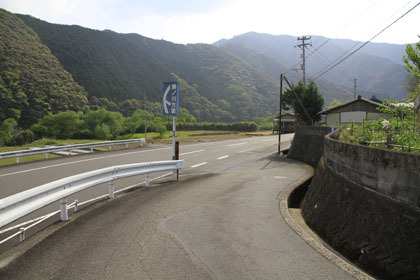 藤ノ川岩間林道