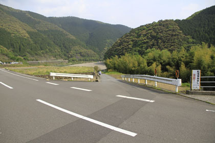 岩間沈下橋線
