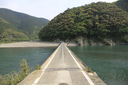 岩間沈下橋線