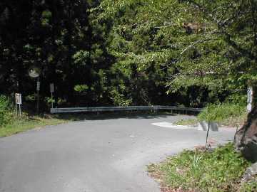 和山間林道