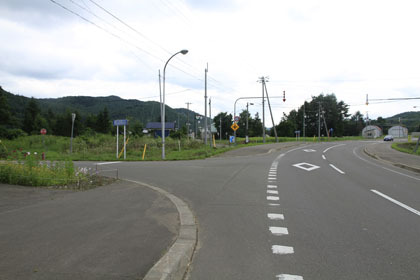 上芭露志撫子間道路